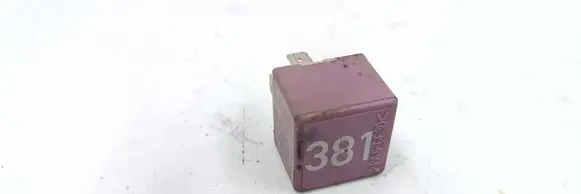 Volkswagen PASSAT B5 Other relay 431951253G