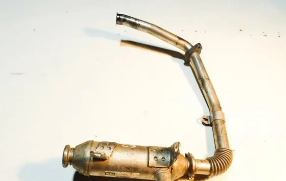 Citroen C5 EGR valve cooler 861068Z