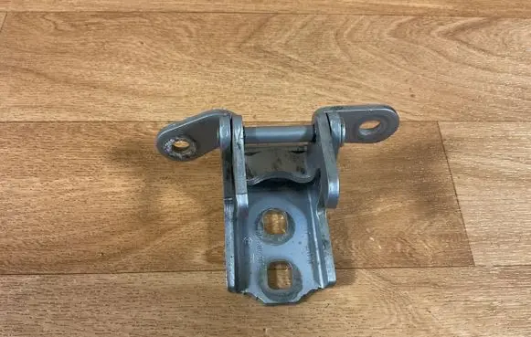 Opel Insignia A Rear door lower hinge ES03A046574 0973