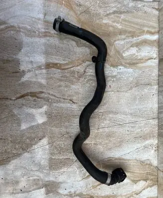 Volvo C40 Engine coolant pipe/hose 32138728