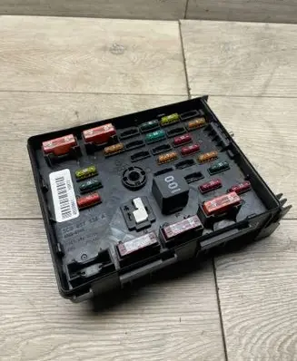 Volkswagen PASSAT B7 Fuse module 3C0937125A 63595743
