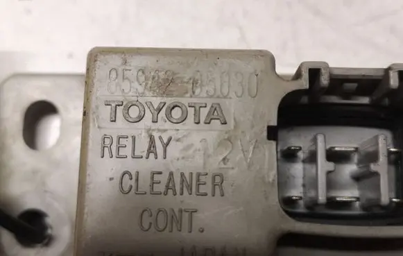Toyota Avensis T250 Coolant fan relay 8594205030