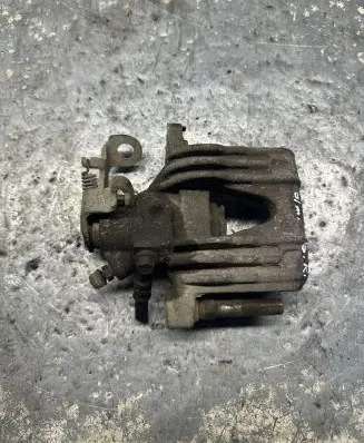 Opel Zafira A Rear brake caliper