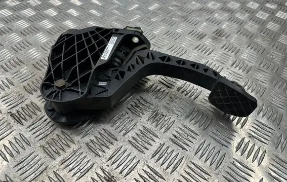 Skoda Octavia Mk2 (1Z) Clutch pedal 1K1721059 1K1721059EF