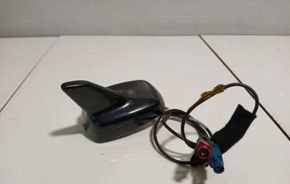 Audi A8 S8 D3 4E Aerial GPS antenna 4E0035503R