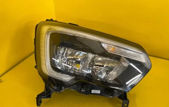 Renault Master III Headlight/headlamp 260105567R