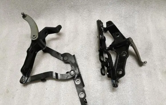 Mercedes-Benz S W221 Engine bonnet/hood hinges A2218800428 A2218800328