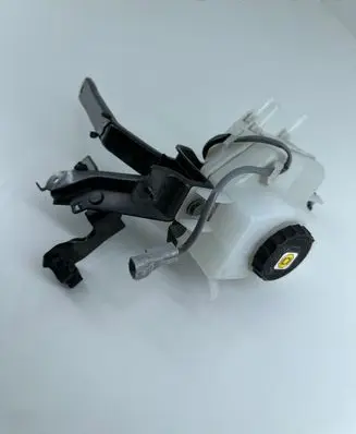 Lexus NX Brake fluid reservoir 