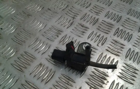 Toyota Hilux (AN10, AN20, AN30) Turbo solenoid valve