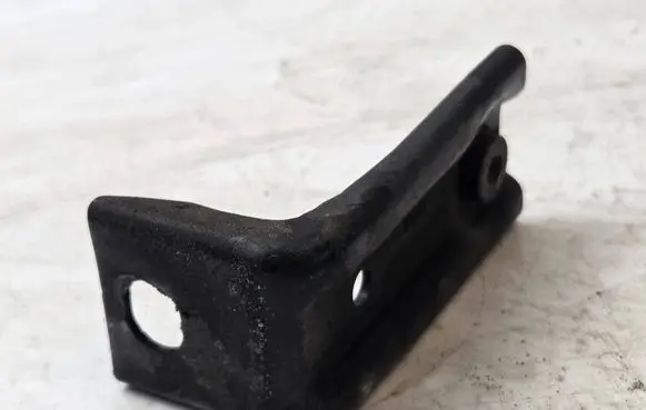 Mercedes-Benz E W212 Headlight/headlamp mounting bracket A2126200028 15W40