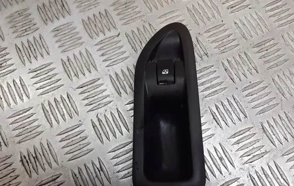 Renault Laguna II Quarter vent window switch 8200016014