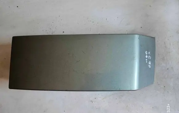 Volvo XC90 Rear/tail light trim molding 8620819
