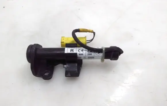 BMW 5 G30 G31 G38 Bonnet Pedestrian Airbag Actuator 7435798