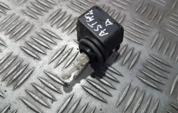 Headlight level adjustment motor