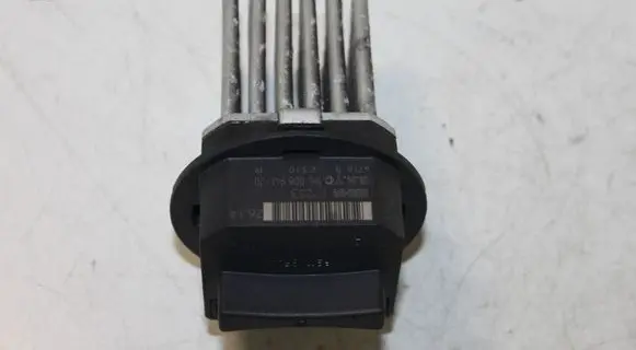 Volvo V70 Heater blower motor/fan resistor 5HL008941