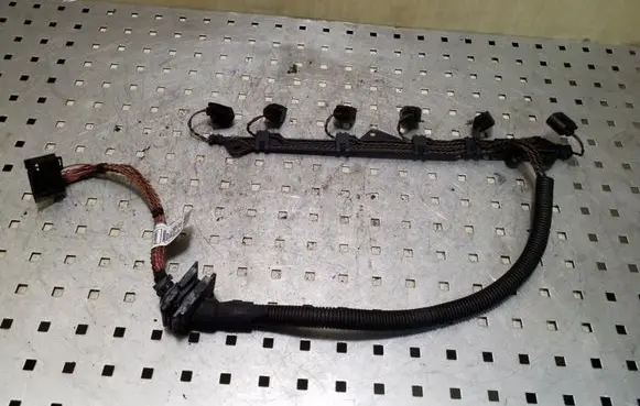 BMW 3 E90 E91 Fuel injector wires 780823304