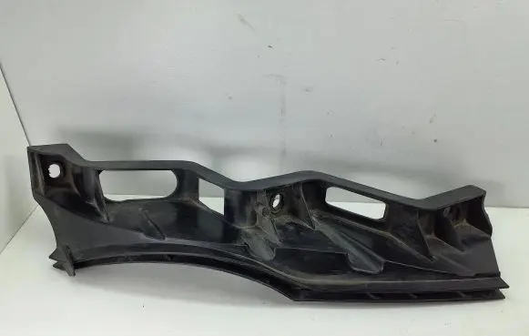 Volkswagen PASSAT B6 Front bumper mounting bracket 3C0807889