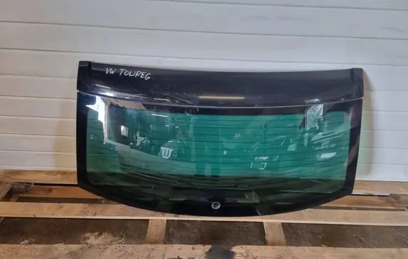 Volkswagen Touareg I Rear windscreen/windshield window 