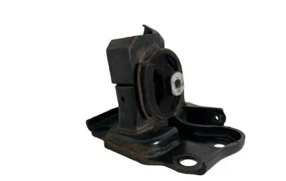 Engine mount vacuum valve