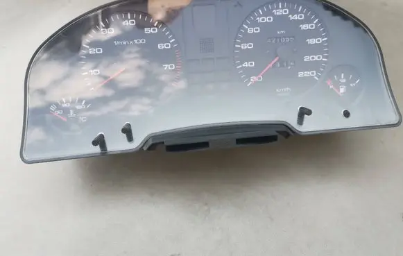 Speedometer (instrument cluster)