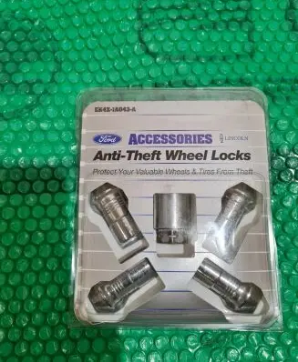Ford Mustang VI Anti-theft wheel nuts and lock EK4Z1A043A