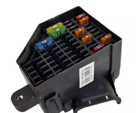 Volkswagen PASSAT B6 Fuse box set 3C1941824