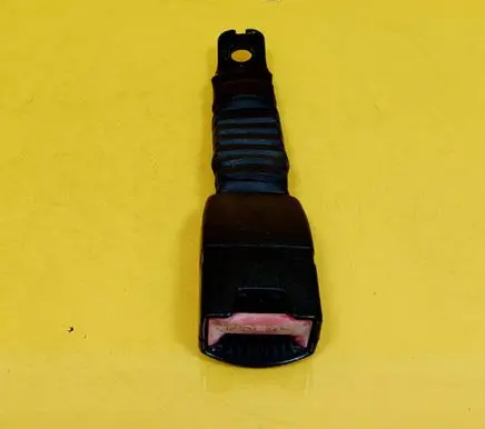 Hyundai Lantra I Front seatbelt buckle 