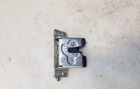 Loading door lock
