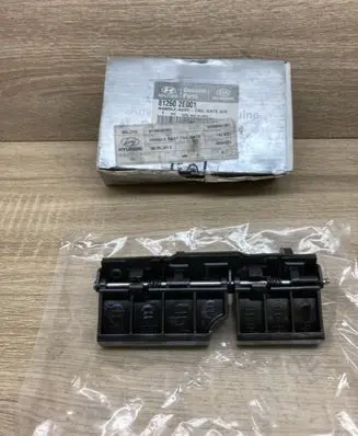KIA Sportage Tailgate opening switch 812602E001