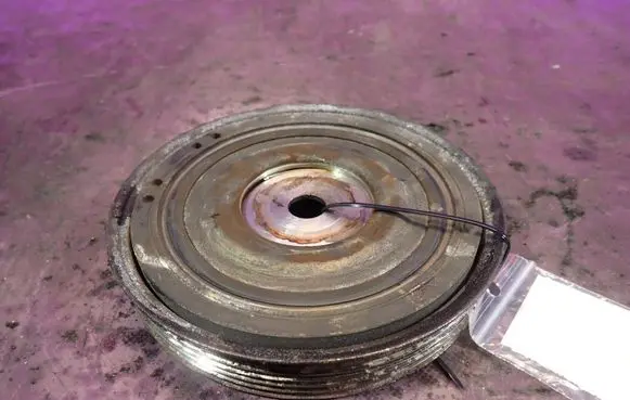 Volvo V50 Crankshaft pulley 