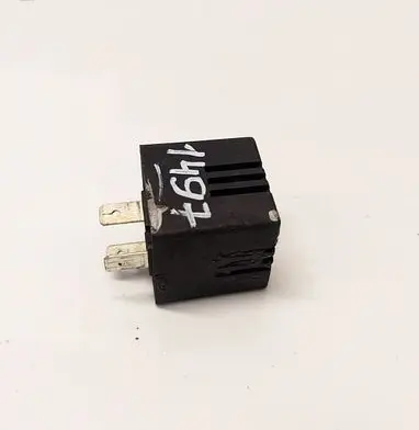 Renault Scenic I Other relay D52249
