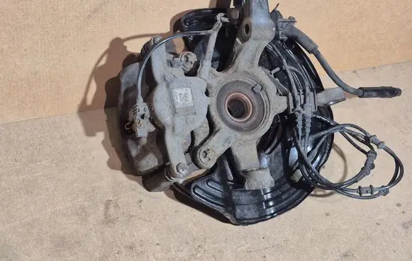 Mercedes-Benz B W246 W242 Front wheel hub 24606