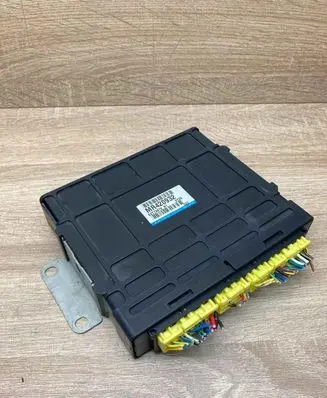 Mitsubishi Space Runner Engine control unit/module ECU MR420932 E2T73676 9Y28