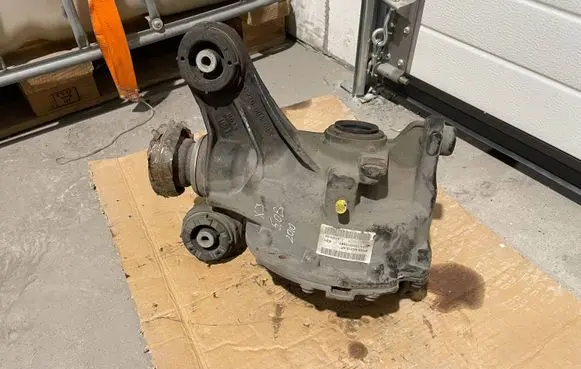 Jaguar XJ X351 Rear differential 9W834A213AF