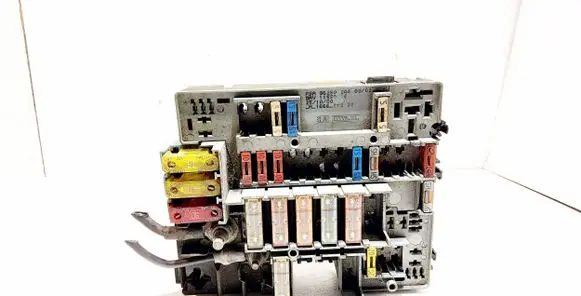Citroen Berlingo Fuse module 9628024480 166611220
