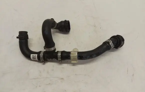 Engine coolant pipe/hose