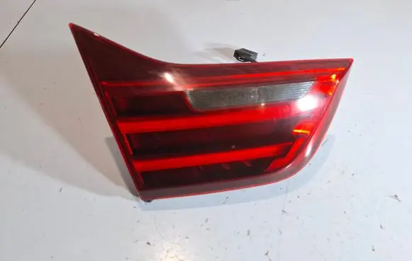Tailgate rear/tail lights