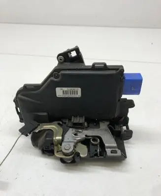 Seat Altea Rear door lock 7L0839016