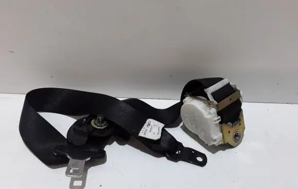BMW X3 E83 Front seatbelt 33026555 S23400712074