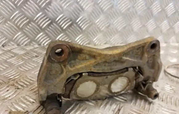 Subaru Outback (BS) Front brake caliper