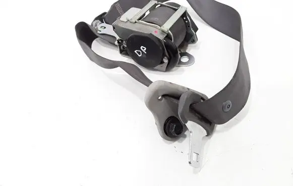 Mazda 3 I Front seatbelt 6070214