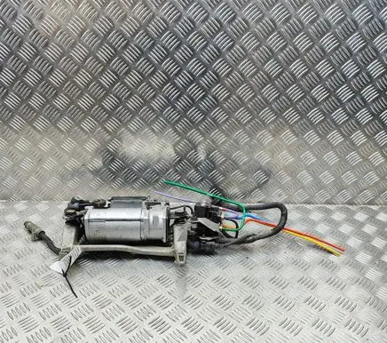 Audi Q7 4L Air suspension compressor/pump 7L0616879 7L0616251
