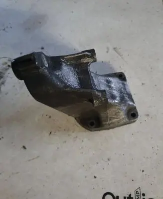 Mercedes-Benz C W203 Engine mounting bracket A6112230704