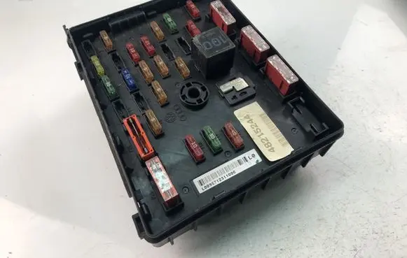 Volkswagen Touran I Fuse box set 1K0937125A