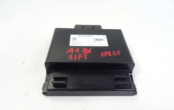 Audi A1 Voltage converter inverter 8K0959663D