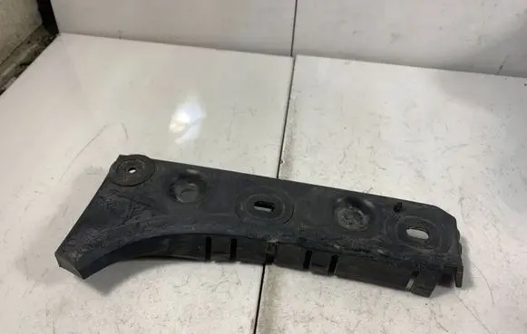 Audi A6 S6 C5 4B Front bumper mounting bracket 4B0807283B