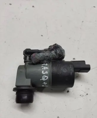 Nissan Qashqai Windscreen/windshield washer pump 9641553880 9641553980