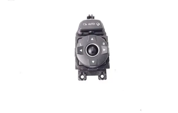 Hyundai Santa Fe Wing mirror switch 935732W200