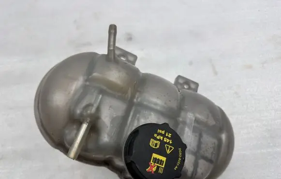 Ford Mustang VI Coolant expansion tank/reservoir FR338A080AC FR338A080