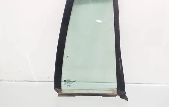 Opel Omega B2 Rear vent window glass DOT24M68AS2 43R001025